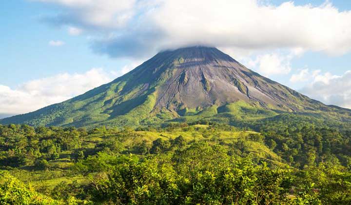 آتشفشان آرنال کاستاریکا