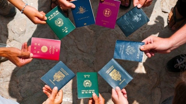 رنگ جلد گذرنامه های مختلف