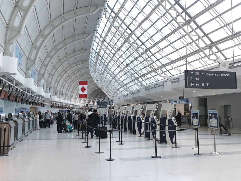 حمل و نقل فرودگاه پیرسون تورنتو