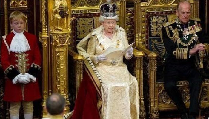 درباره ملکه بریتانیا