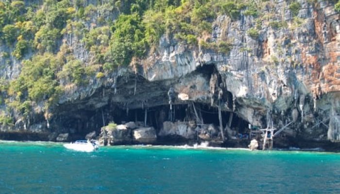 غار واکینگ پوکت تایلند